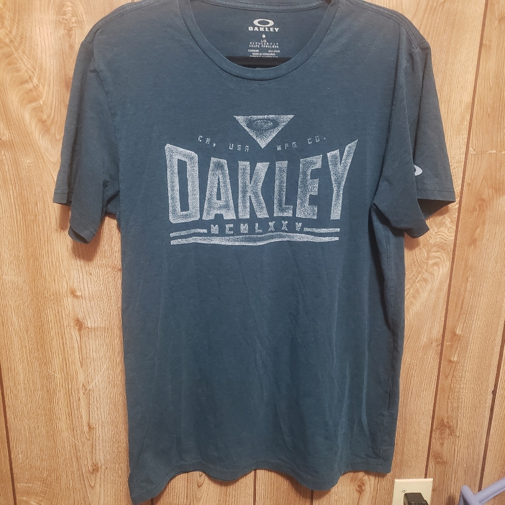OAKLEY Men's Blue Graphic T-shirt Size Large Made Exclusively For The Buckle